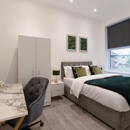 Fantastic New, London Apartment 3 Bed 1 Bath & Parking Whetstone Dış mekan fotoğraf