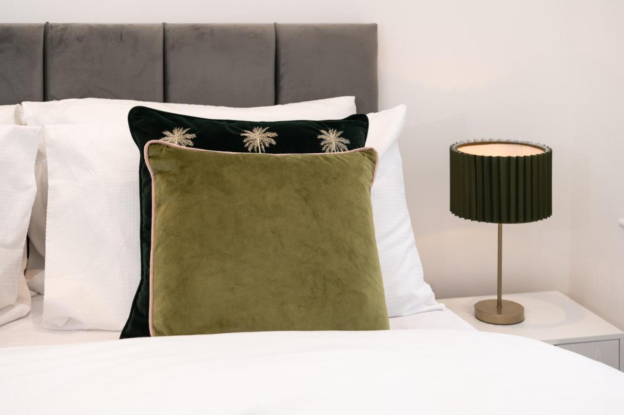 Fantastic New, London Apartment 3 Bed 1 Bath & Parking Whetstone Dış mekan fotoğraf