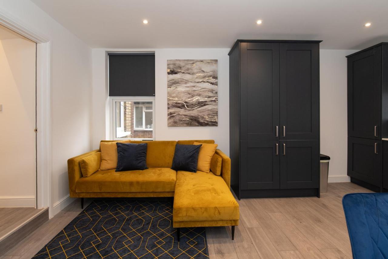 Fantastic New, London Apartment 3 Bed 1 Bath & Parking Whetstone Dış mekan fotoğraf